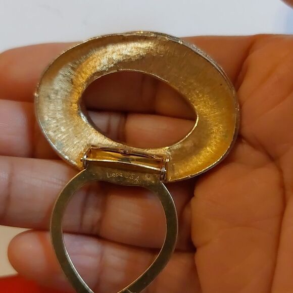 Vintage Lieba USA Gold Tone Reticulated Structured Oval Shaped Scarf Ring Clip - Picture 4 of 6